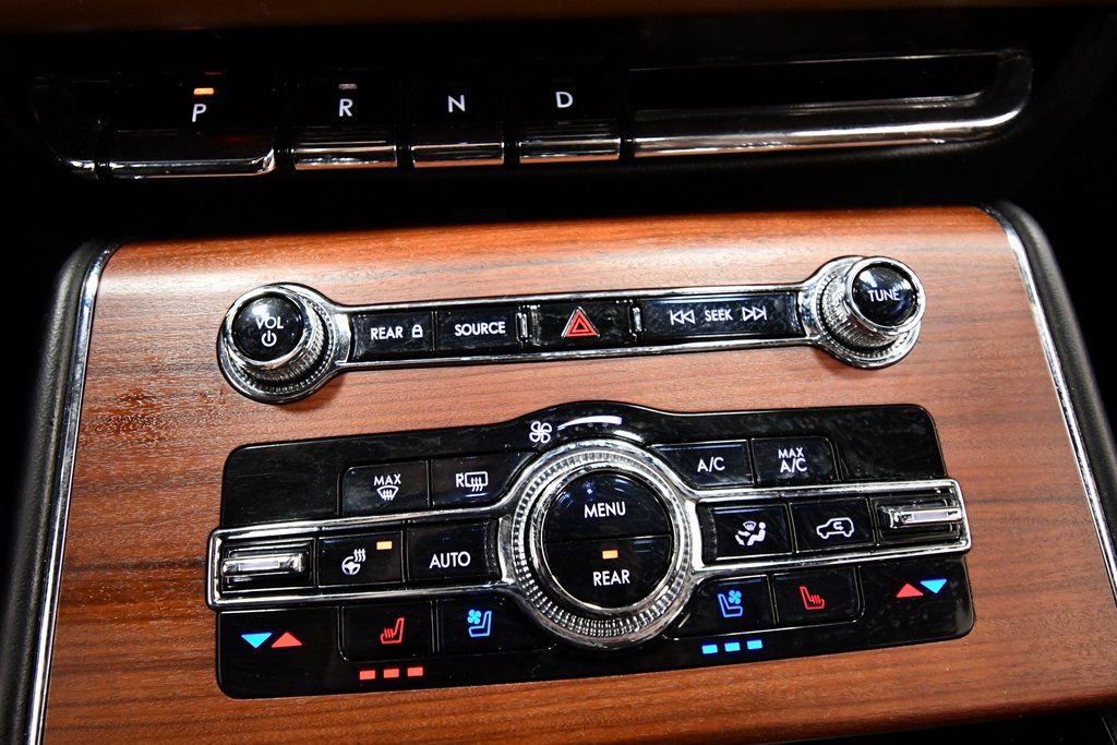 Used 2021 Lincoln Aviator Reserve image 28