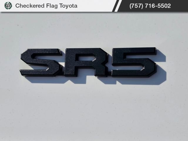 Used 2025 Toyota 4Runner SR5 AWD/4WD image 8