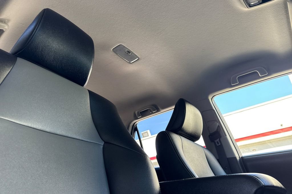 Used 2018 Toyota 4Runner SR5 Premium AWD/4WD image 17