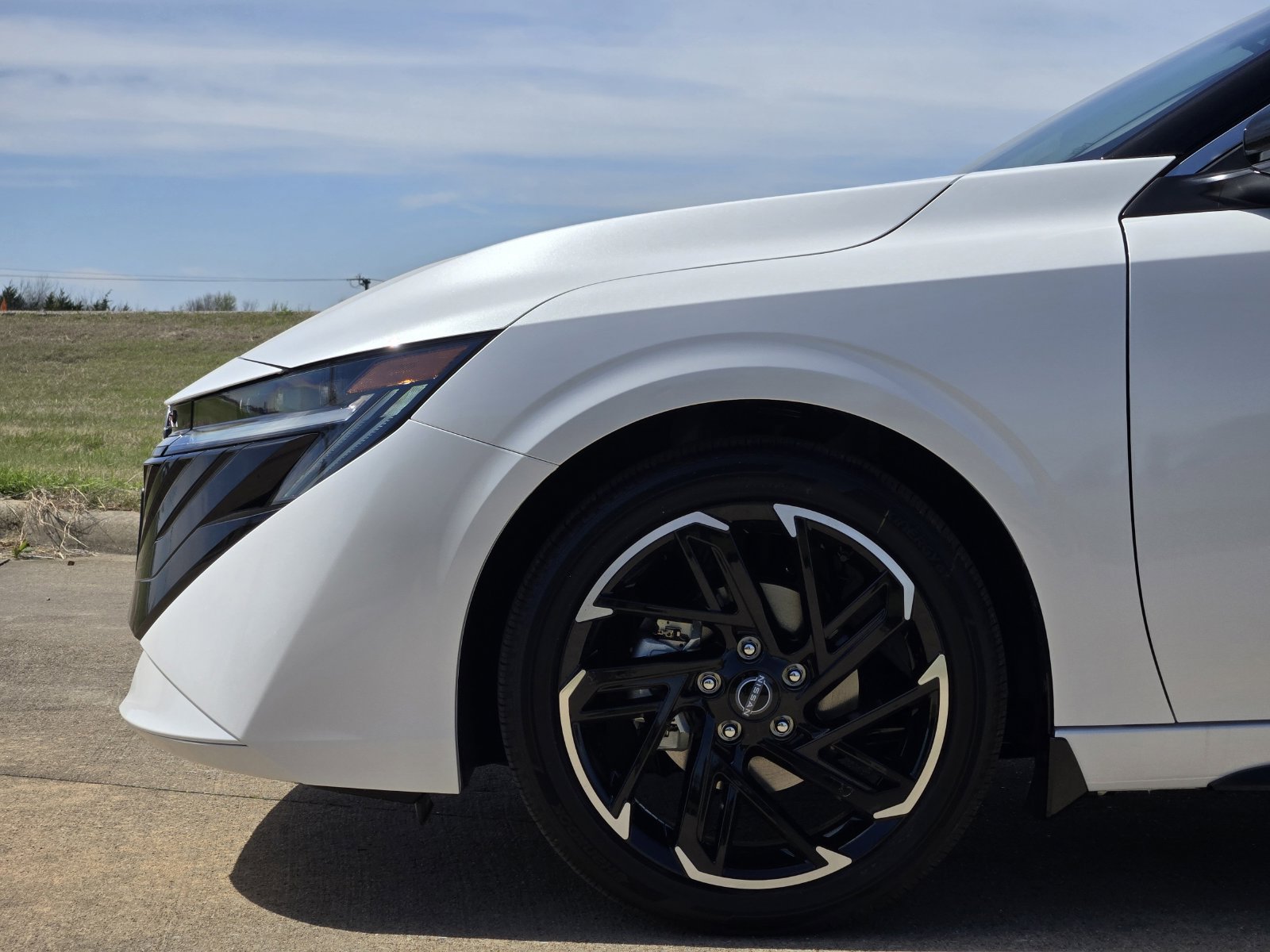 New 2026 Nissan Sentra SR w/ SR All Weather Package FWD image 10