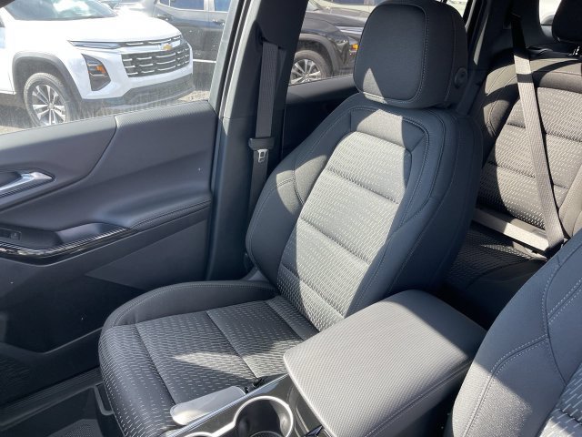 New 2027 Chevrolet Equinox LT w/ LPO, Floor Liner Package FWD image 24