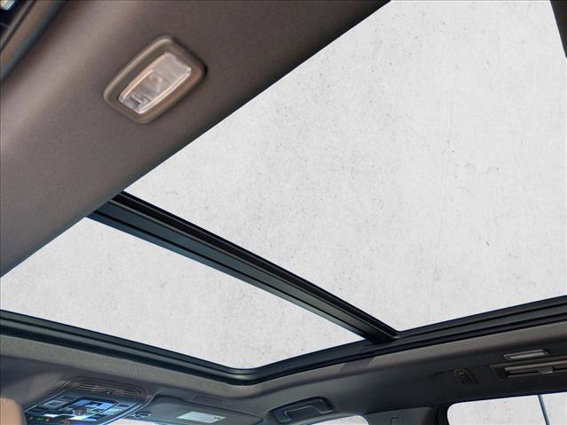 Used 2025 Cadillac Escalade ESV Premium Luxury image 20