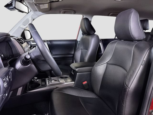 Used 2020 Toyota 4Runner SR5 AWD/4WD image 22