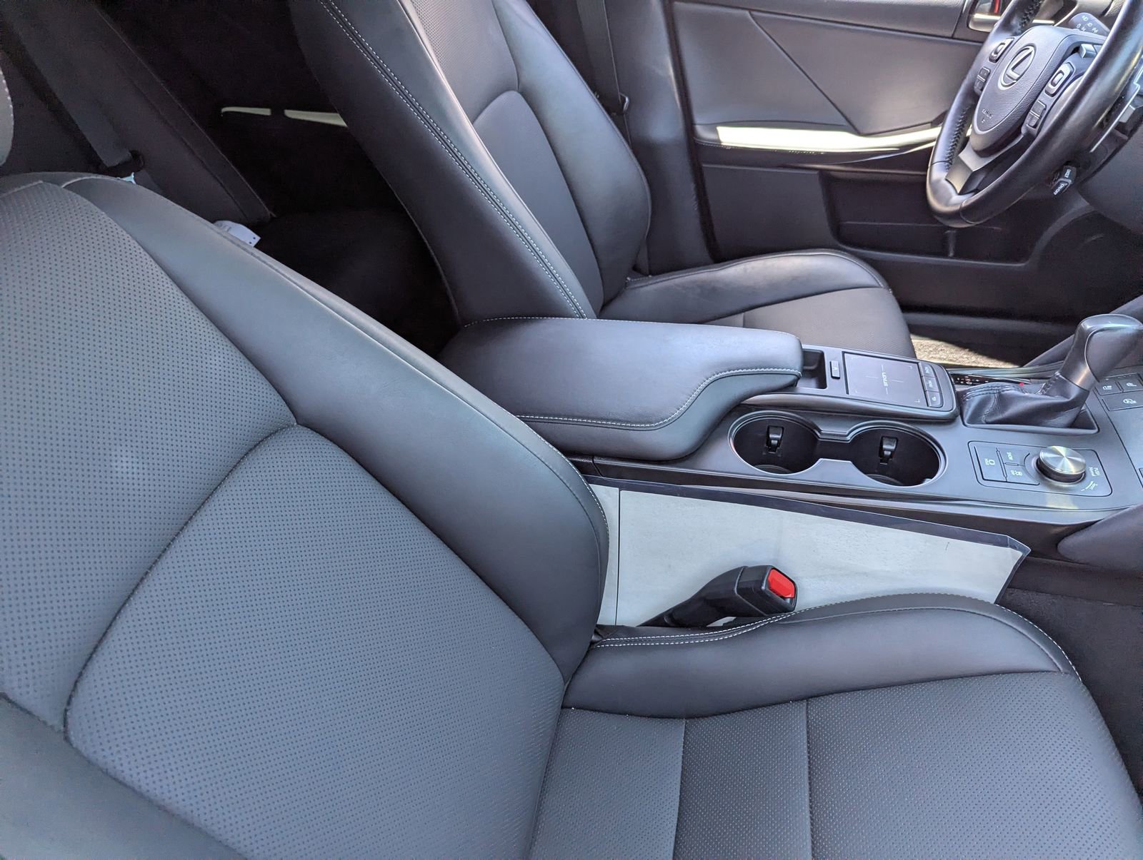 Used 2021 Lexus IS 300 w/ Comfort Package RWD image 10