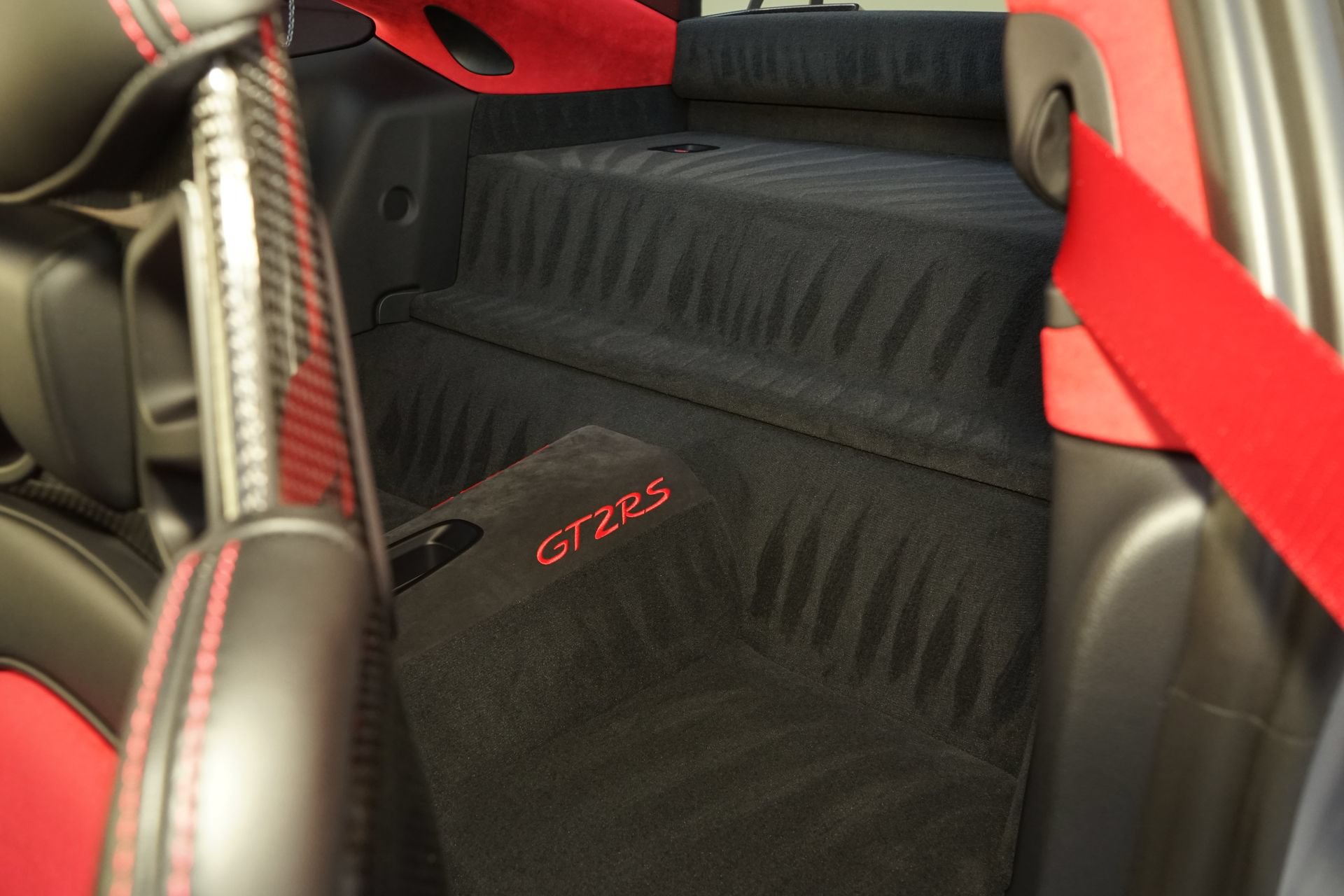 Used 2018 Porsche 911 GT2 RS RWD image 29