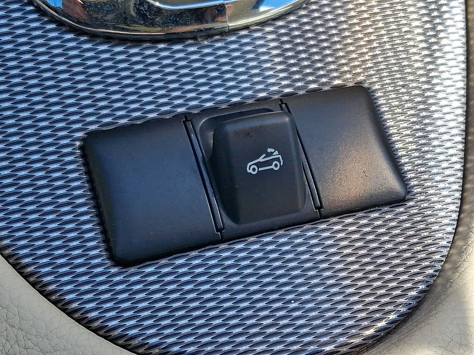 Used 2005 Mercedes-Benz CLK 320 Cabriolet image 14