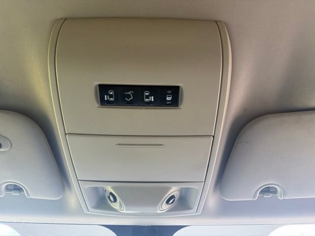 Used 2015 Chrysler Town & Country Touring-L w/ Driver Convenience Group FWD image 30
