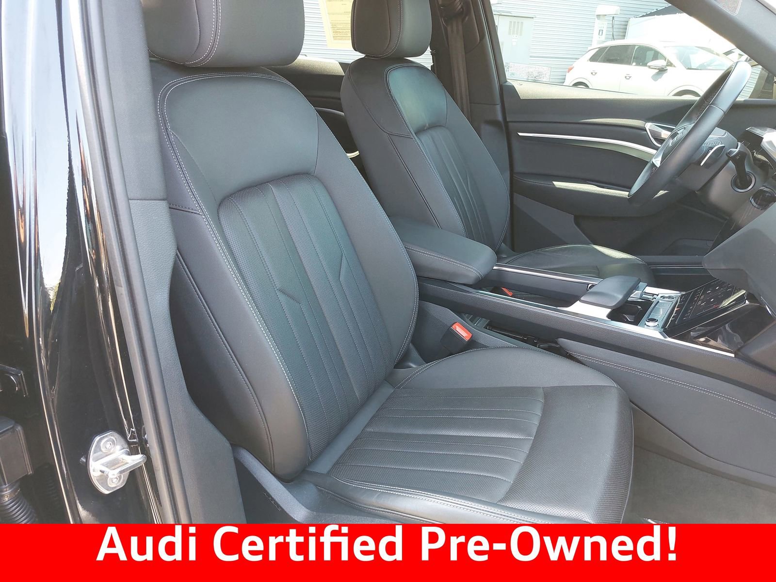 Used 2023 Audi e-tron Premium Plus w/ Premium Plus Package AWD/4WD image 10