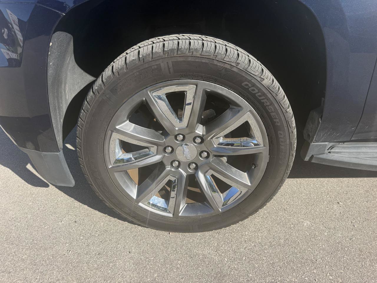 Used 2020 Chevrolet Suburban LT AWD/4WD image 12