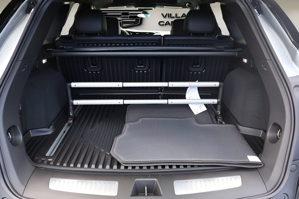 New 2026 Cadillac XT5 Premium Luxury w/ LPO, Floor Liner Package FWD image 15