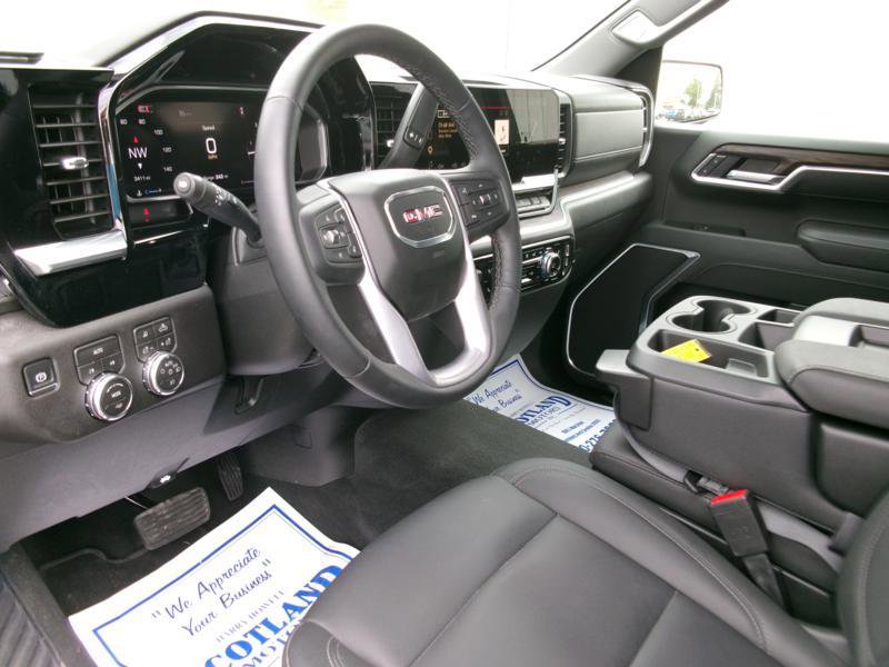 Used 2026 GMC Sierra 1500 SLT AWD/4WD image 12