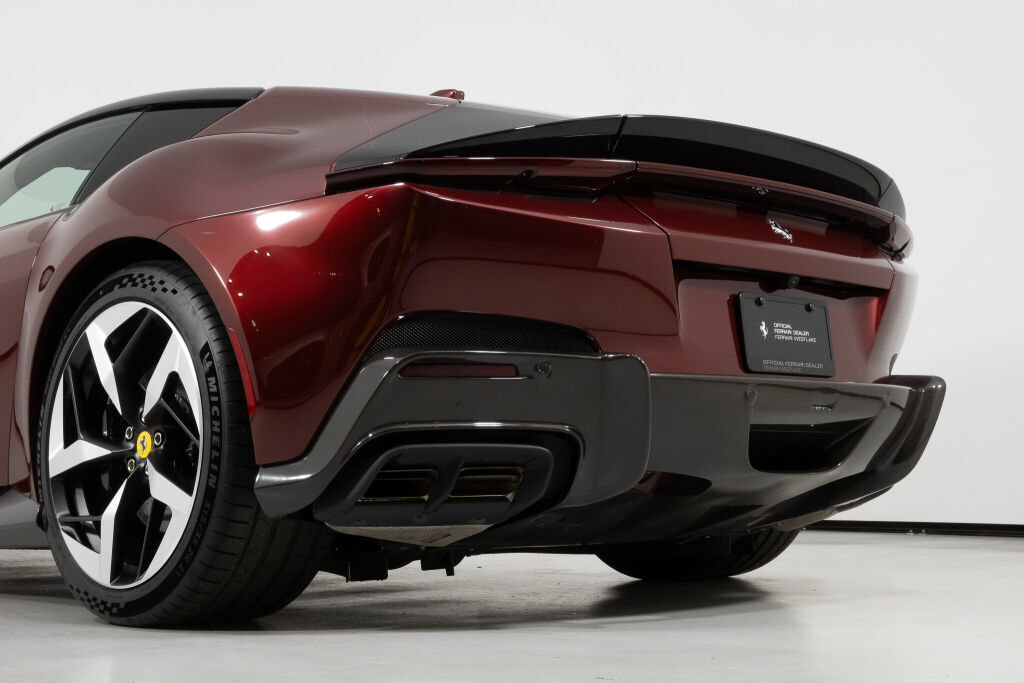 Certified 2025 Ferrari 12Cilindri RWD image 21