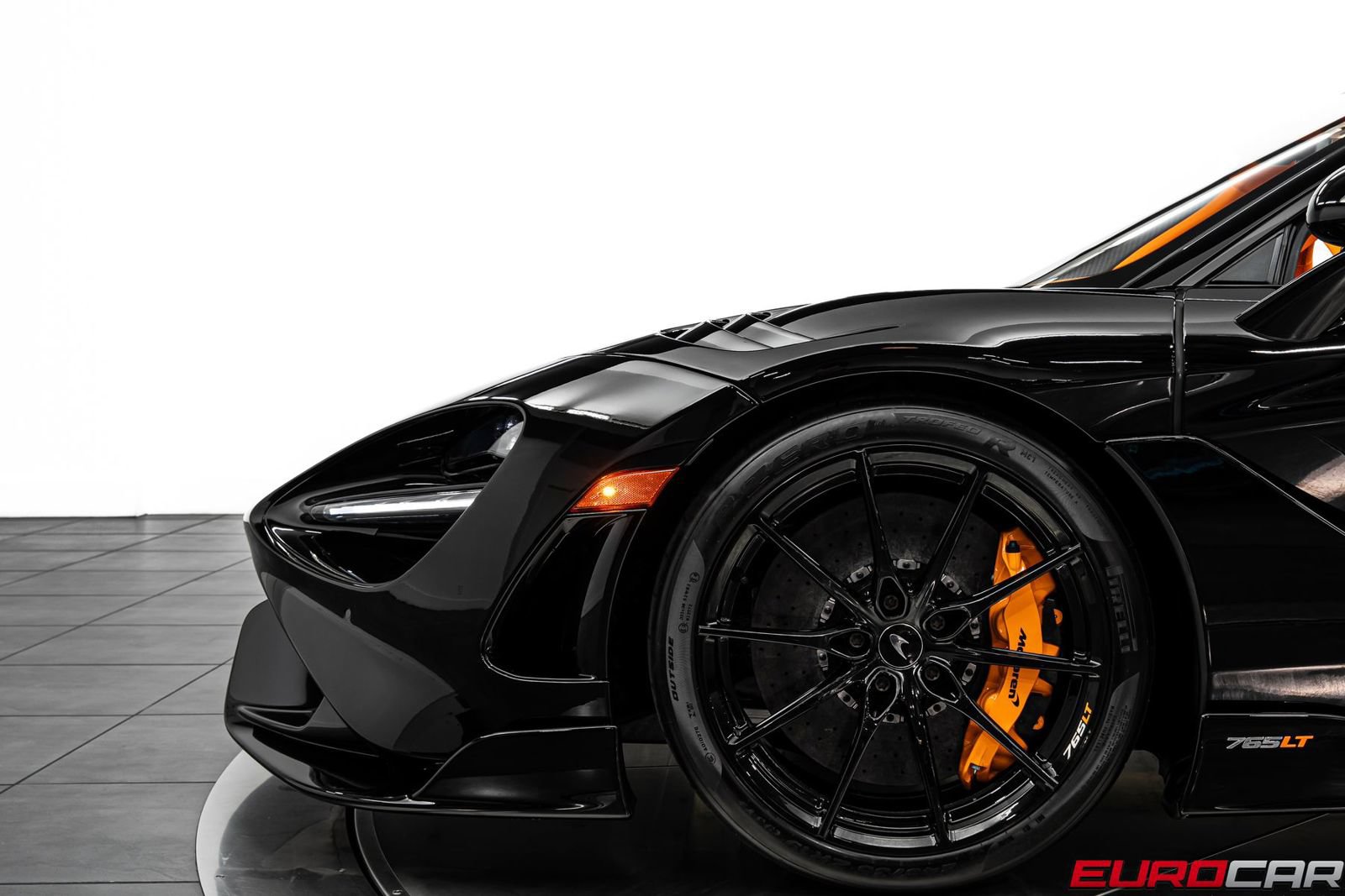 Used 2022 McLaren 765LT RWD image 17