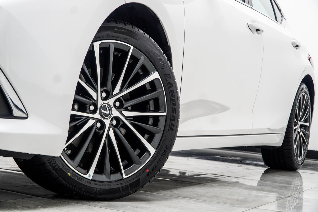 Used 2024 Lexus ES 350 w/ Premium Package FWD image 7