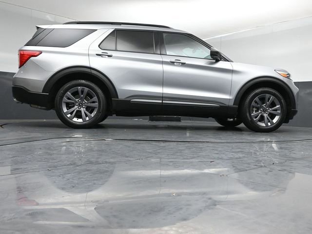 Certified 2021 Ford Explorer XLT w/ Equipment Group 202A AWD/4WD image 38