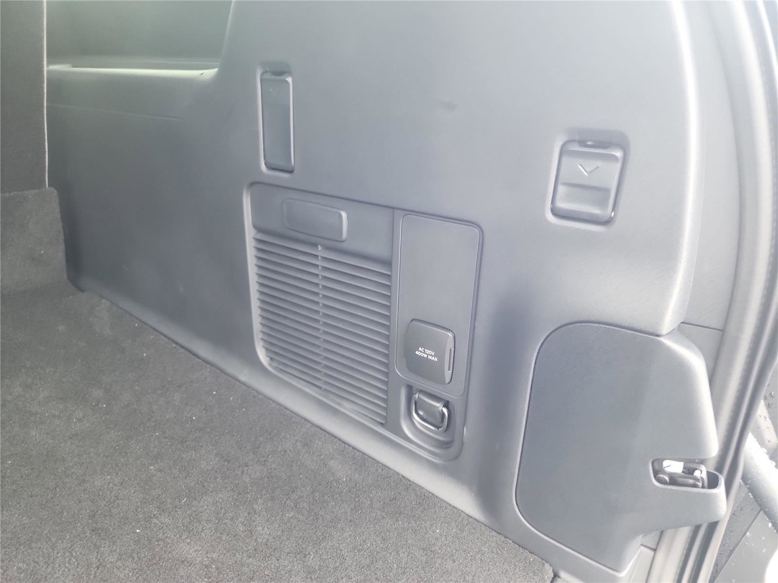 New 2026 Lincoln Navigator L Black Label w/ Black Label Special Edition image 22