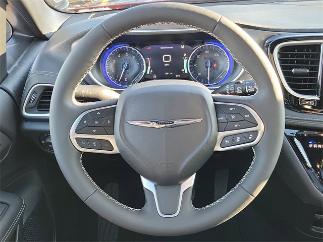 New 2026 Chrysler Pacifica Select image 23