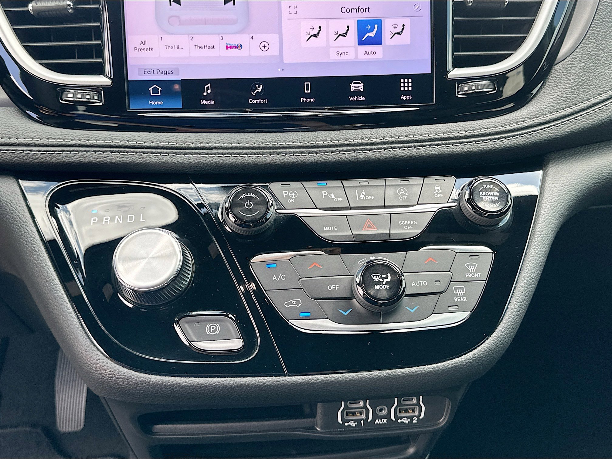 Used 2025 Chrysler Pacifica Select FWD image 15