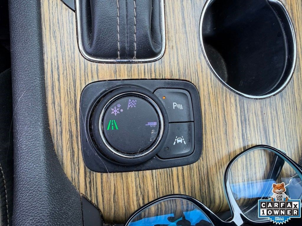 Used 2018 GMC Acadia Denali w/ Technology Package FWD image 18