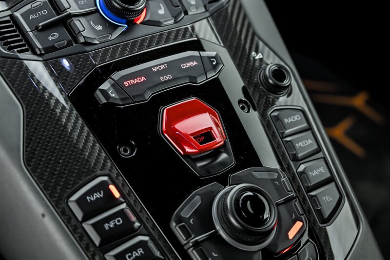 Used 2019 Lamborghini Aventador SVJ AWD/4WD image 20