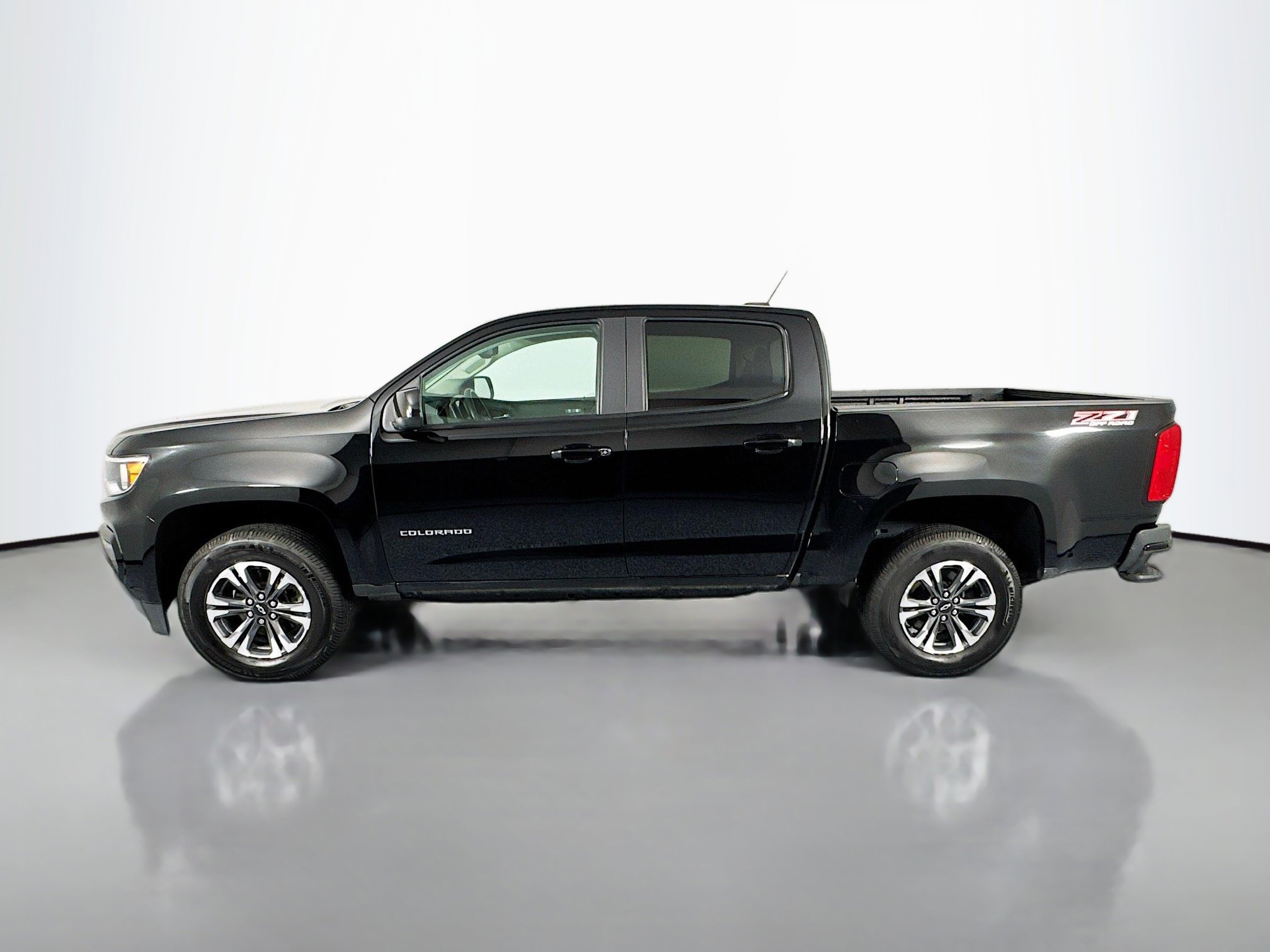 Used 2022 Chevrolet Colorado Z71 AWD/4WD image 8