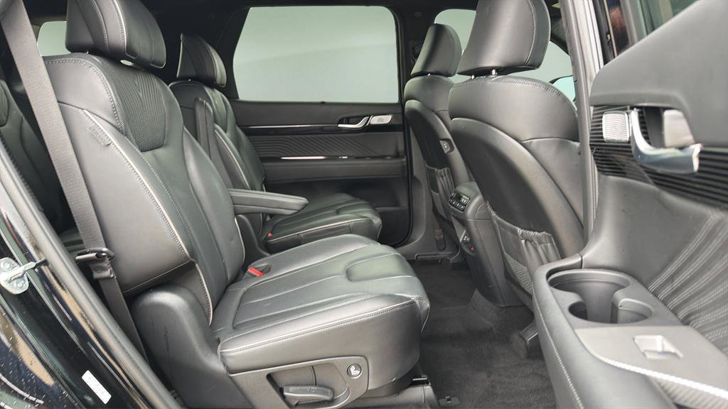 Used 2024 Hyundai Palisade Calligraphy image 24