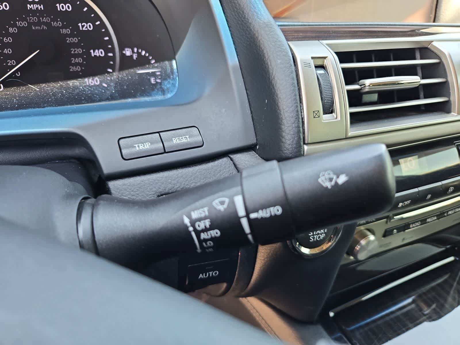 Used 2013 Lexus LS 460 w/ Comfort Pkg RWD image 25