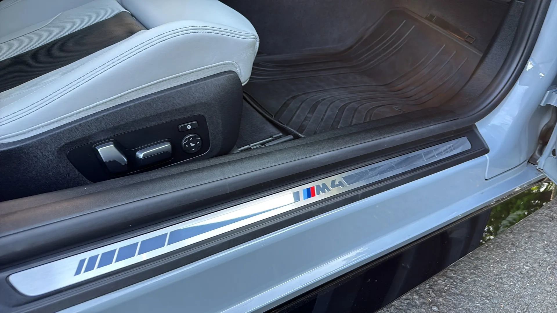 Used 2024 BMW M4 Coupe w/ Executive Package RWD image 40