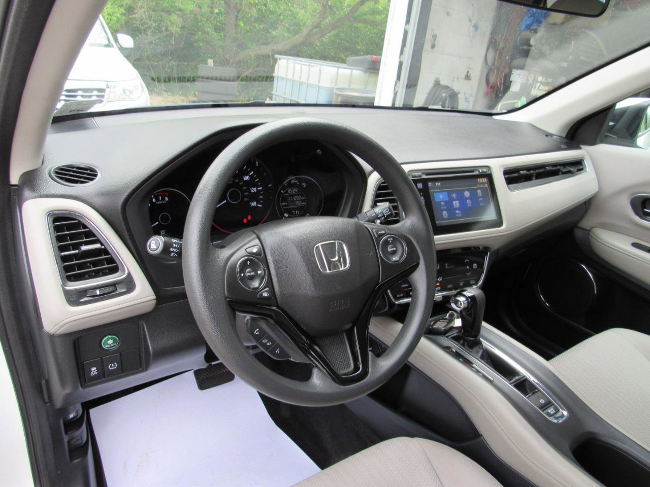 Used 2016 Honda HR-V EX image 18