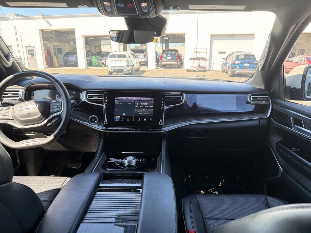 Used 2022 Jeep Wagoneer Series II AWD/4WD image 20