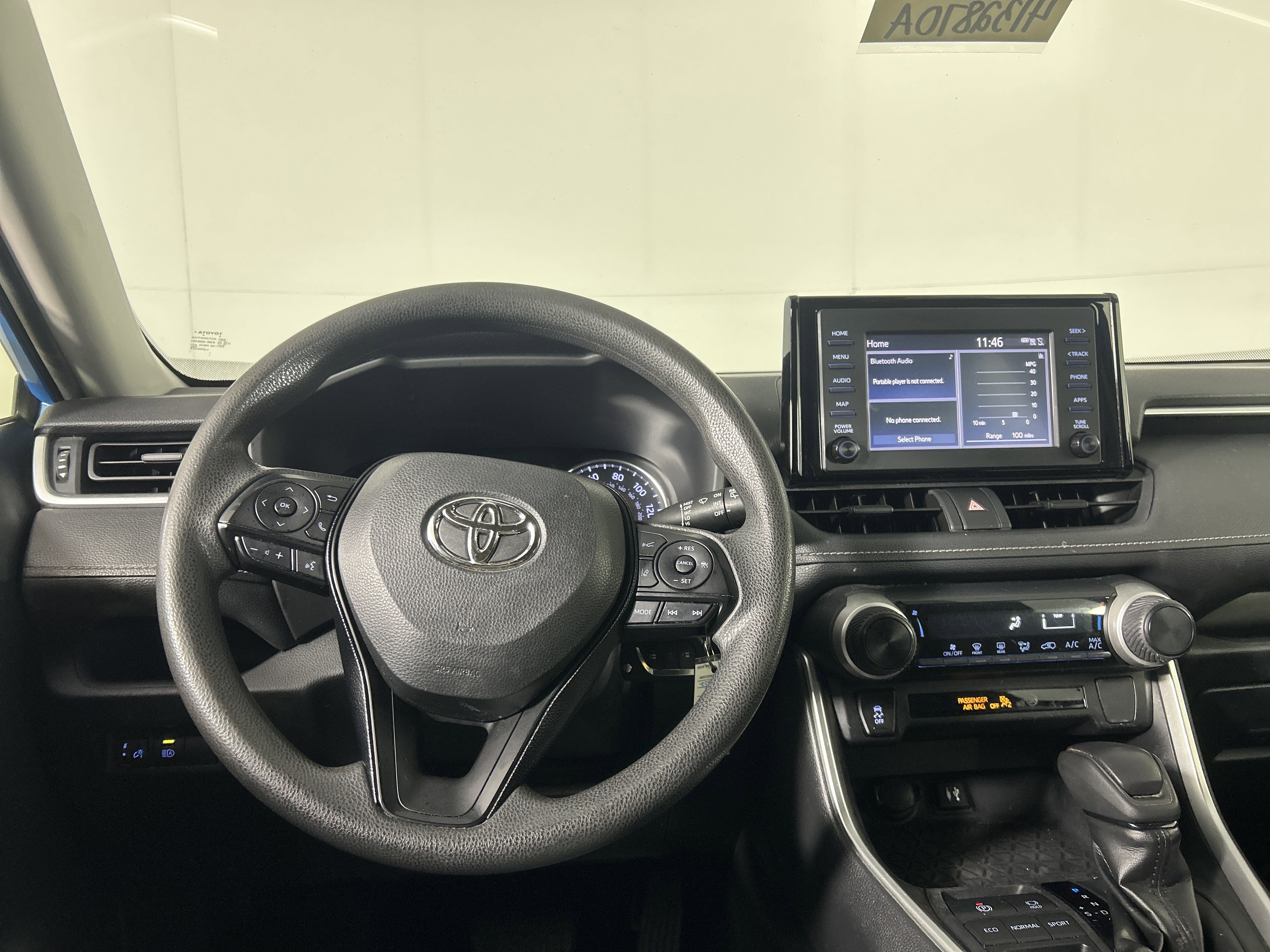 Used 2019 Toyota RAV4 LE image 17