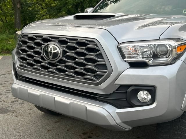 Used 2021 Toyota Tacoma TRD Sport AWD/4WD image 11