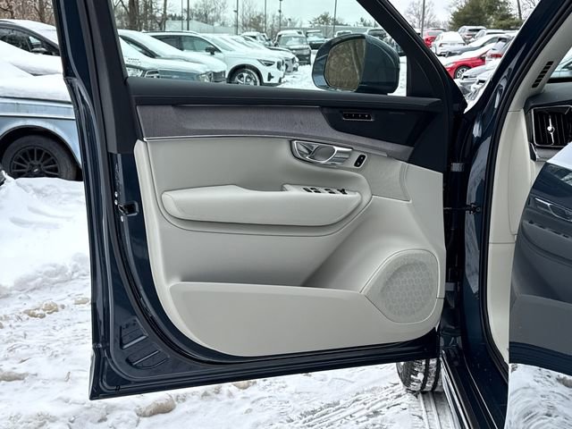 New 2026 Volvo XC90 B6 Ultra w/ Protection Package image 9