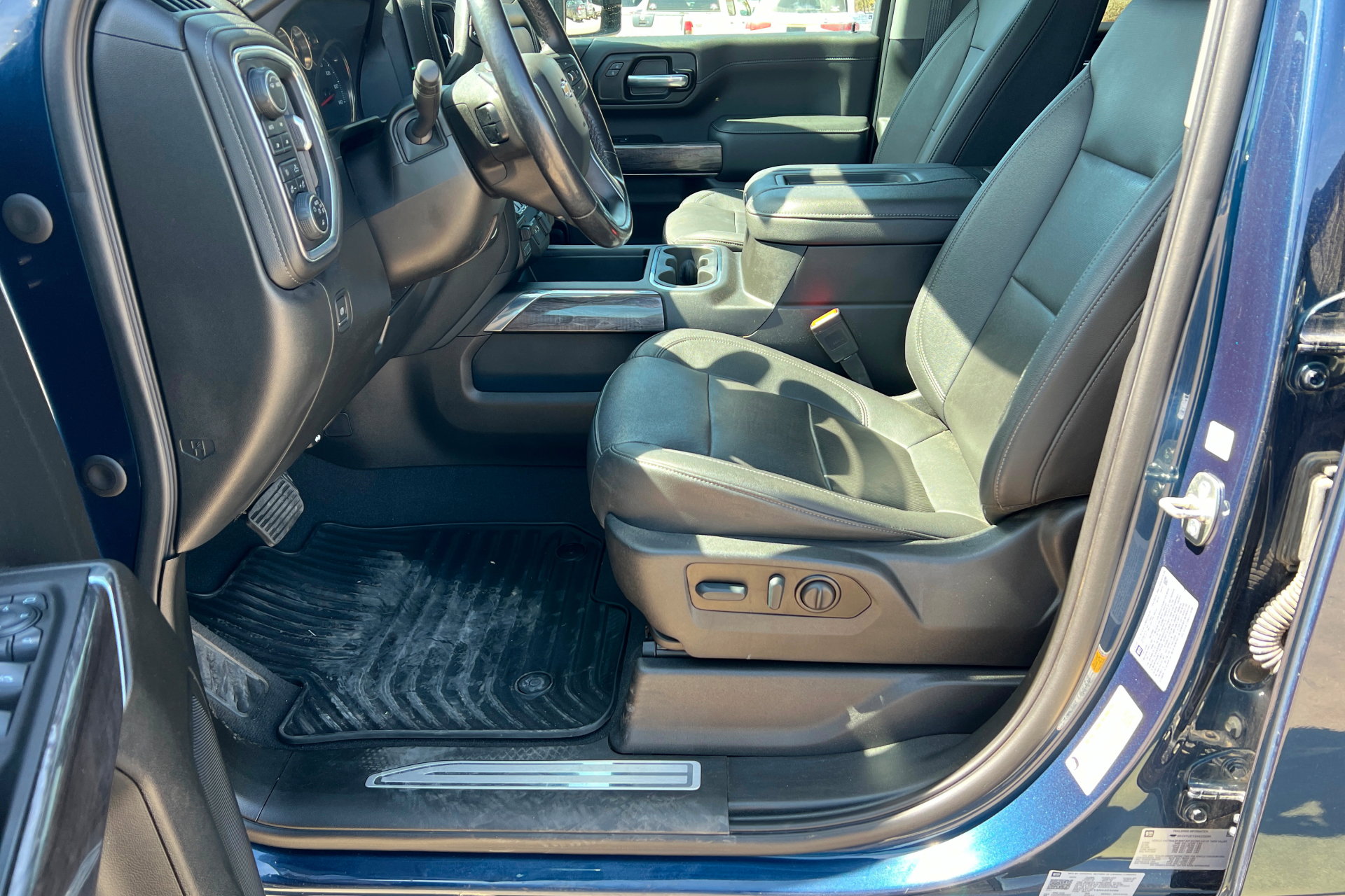 Used 2022 Chevrolet Silverado 3500 LTZ w/ LTZ Plus Package image 18