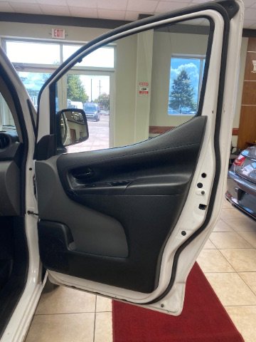 Used 2020 Nissan NV200 S image 22