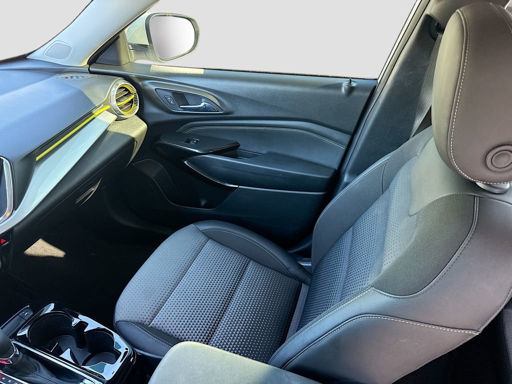 Used 2024 Chevrolet Trax LT w/ Driver Confidence Package image 20