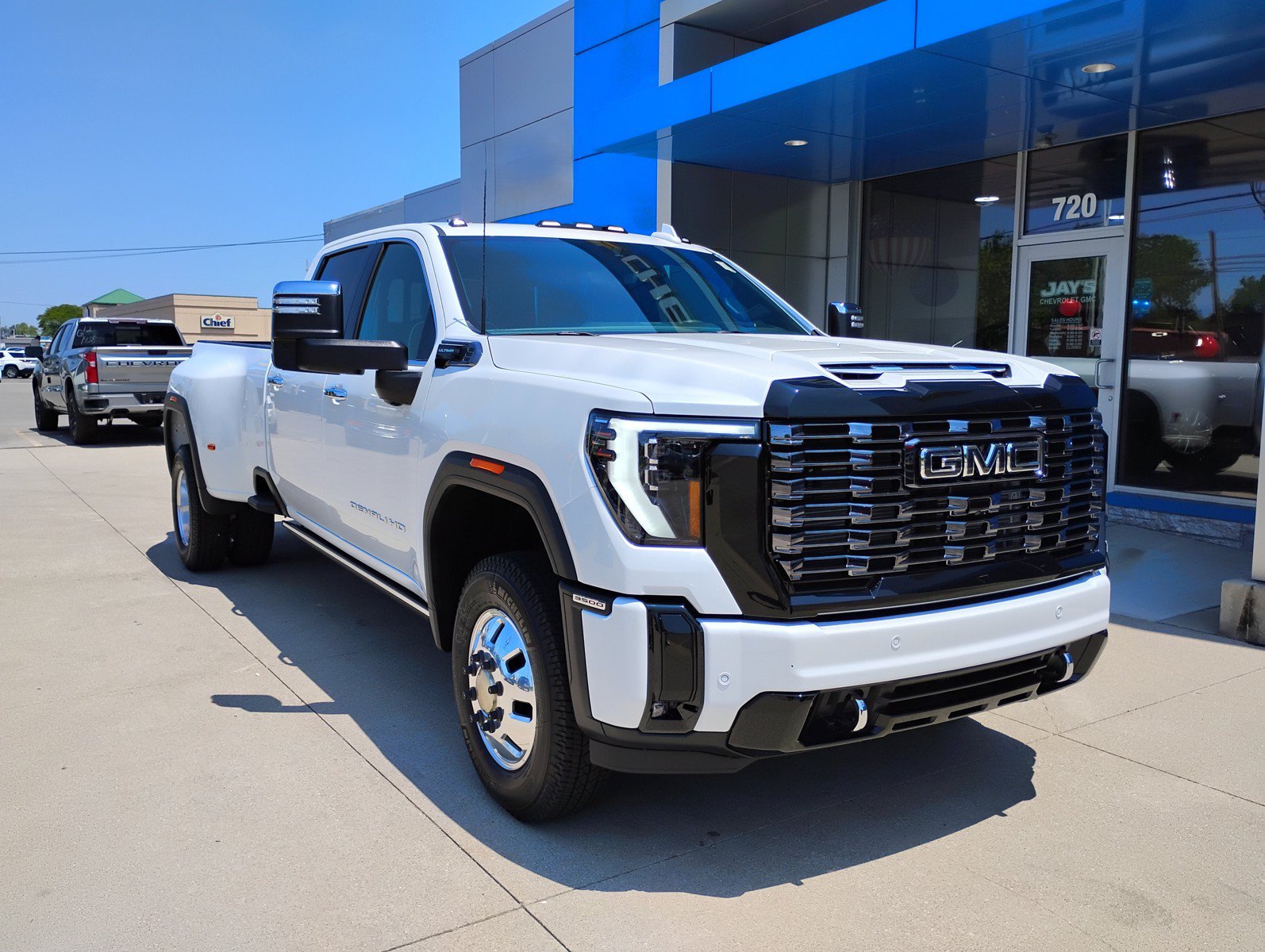 New 2026 GMC Sierra 3500 Denali Ultimate AWD/4WD image 3