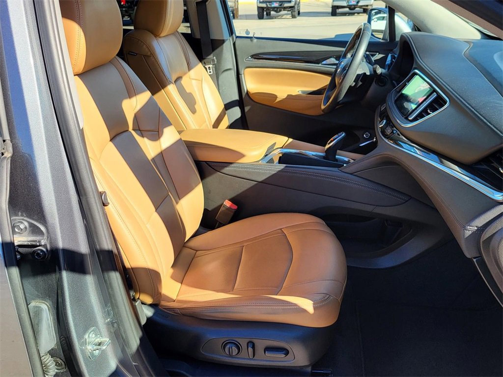 Used 2020 Buick Enclave Essence w/ Sound and Sites Package image 10