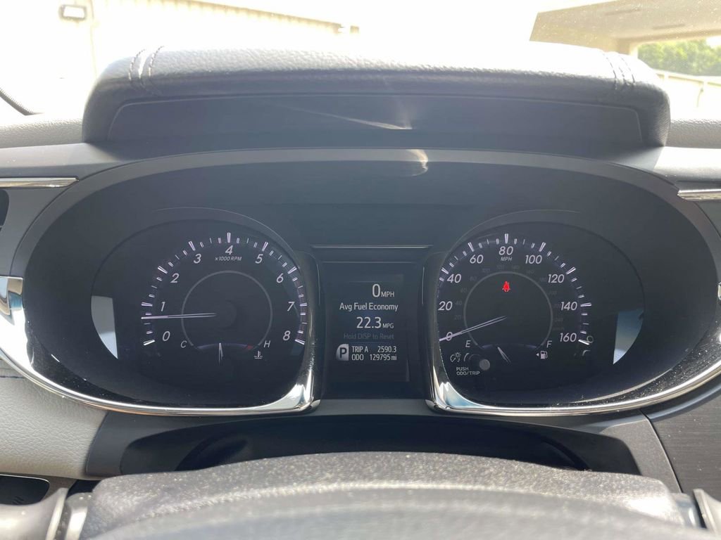 Used 2013 Toyota Avalon Limited FWD image 30