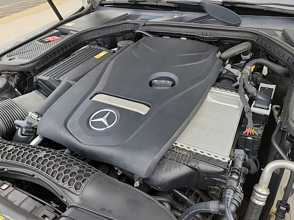 Used 2015 Mercedes-Benz C 300 4MATIC Sedan image 32