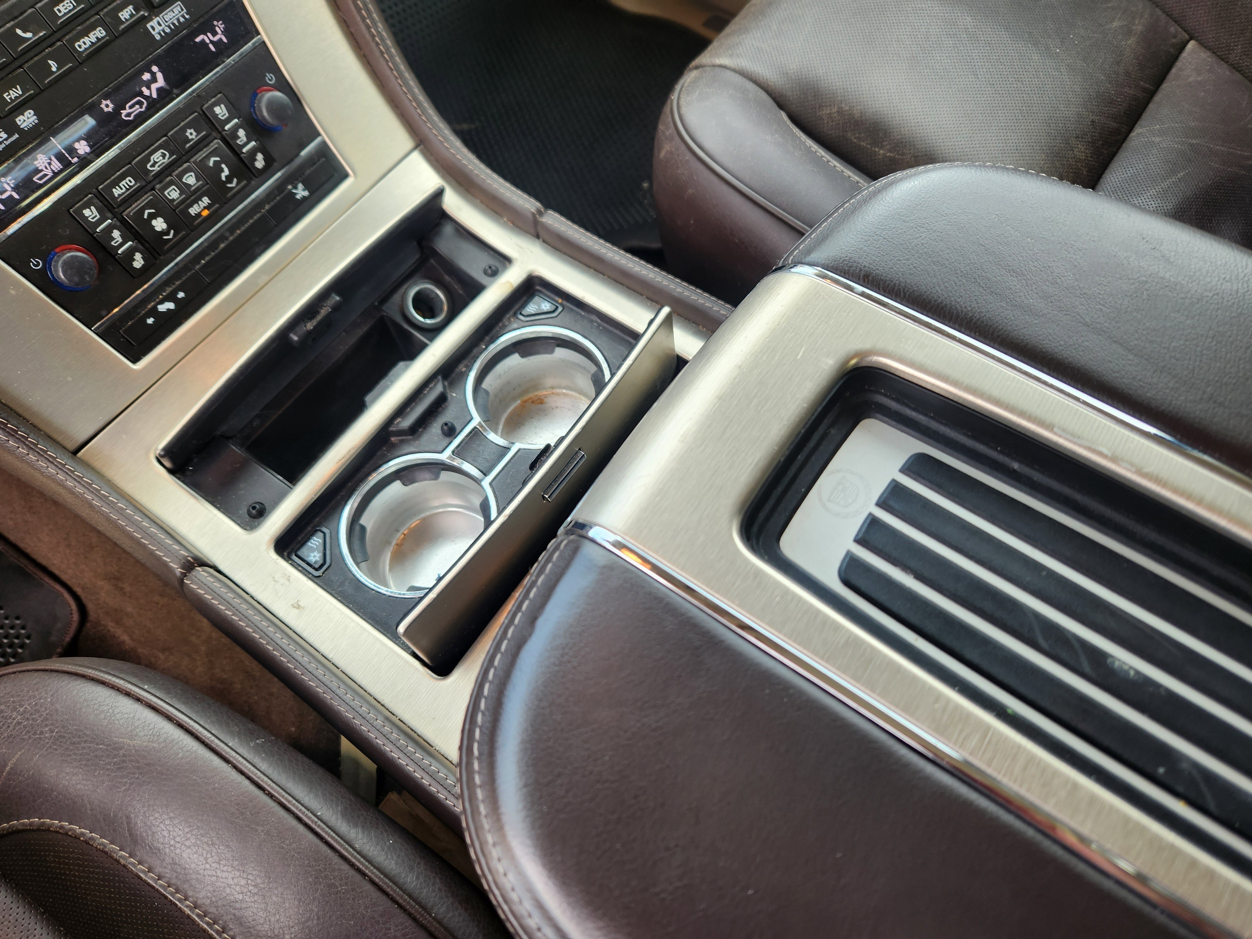 Used 2014 Cadillac Escalade Platinum image 17