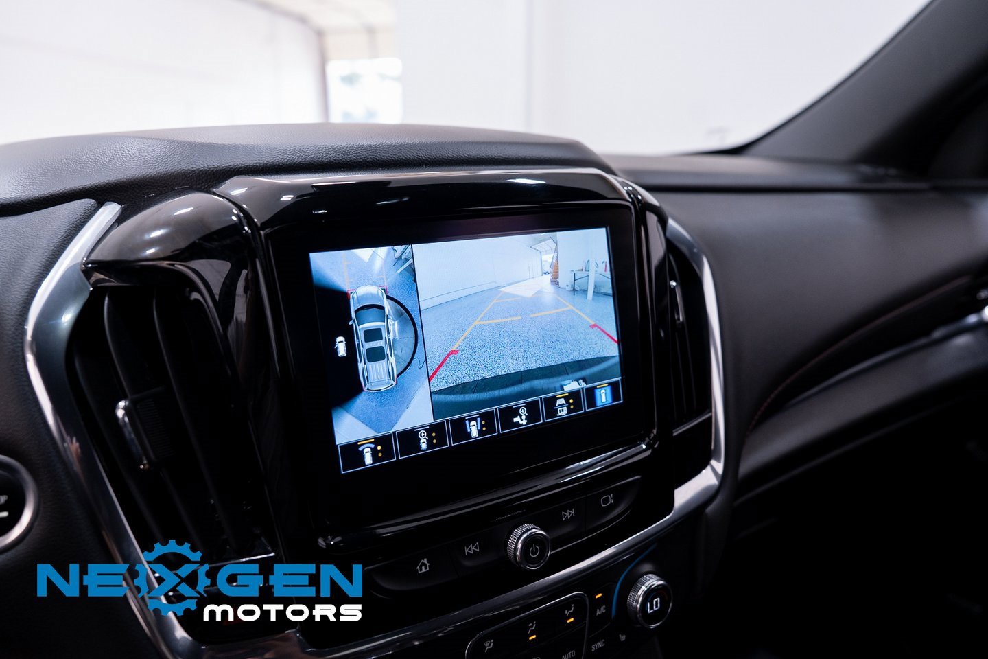 Used 2023 Chevrolet Traverse RS w/ LPO, Floor Liner Package image 31