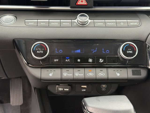 Certified 2025 Hyundai Elantra SEL FWD image 30