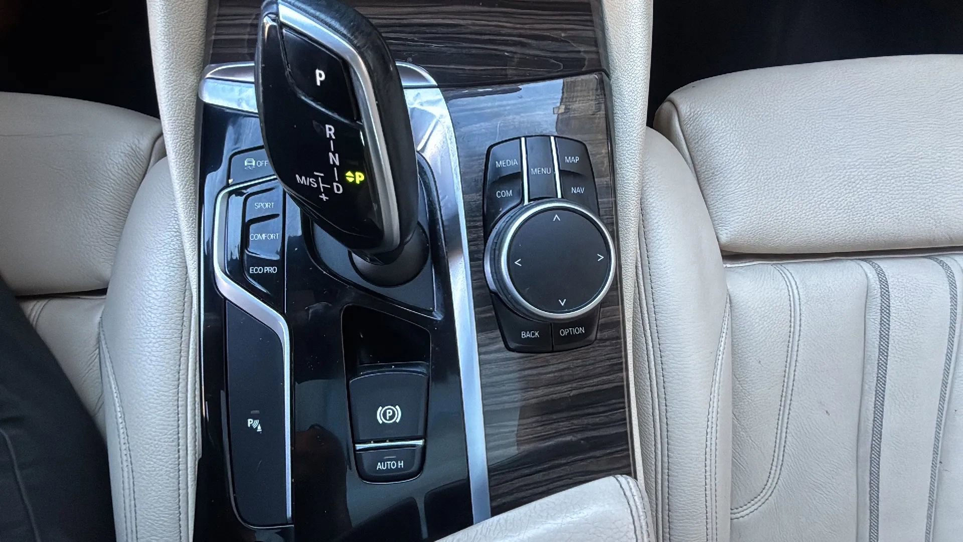 Used 2019 BMW 530i xDrive w/ Convenience Package image 35