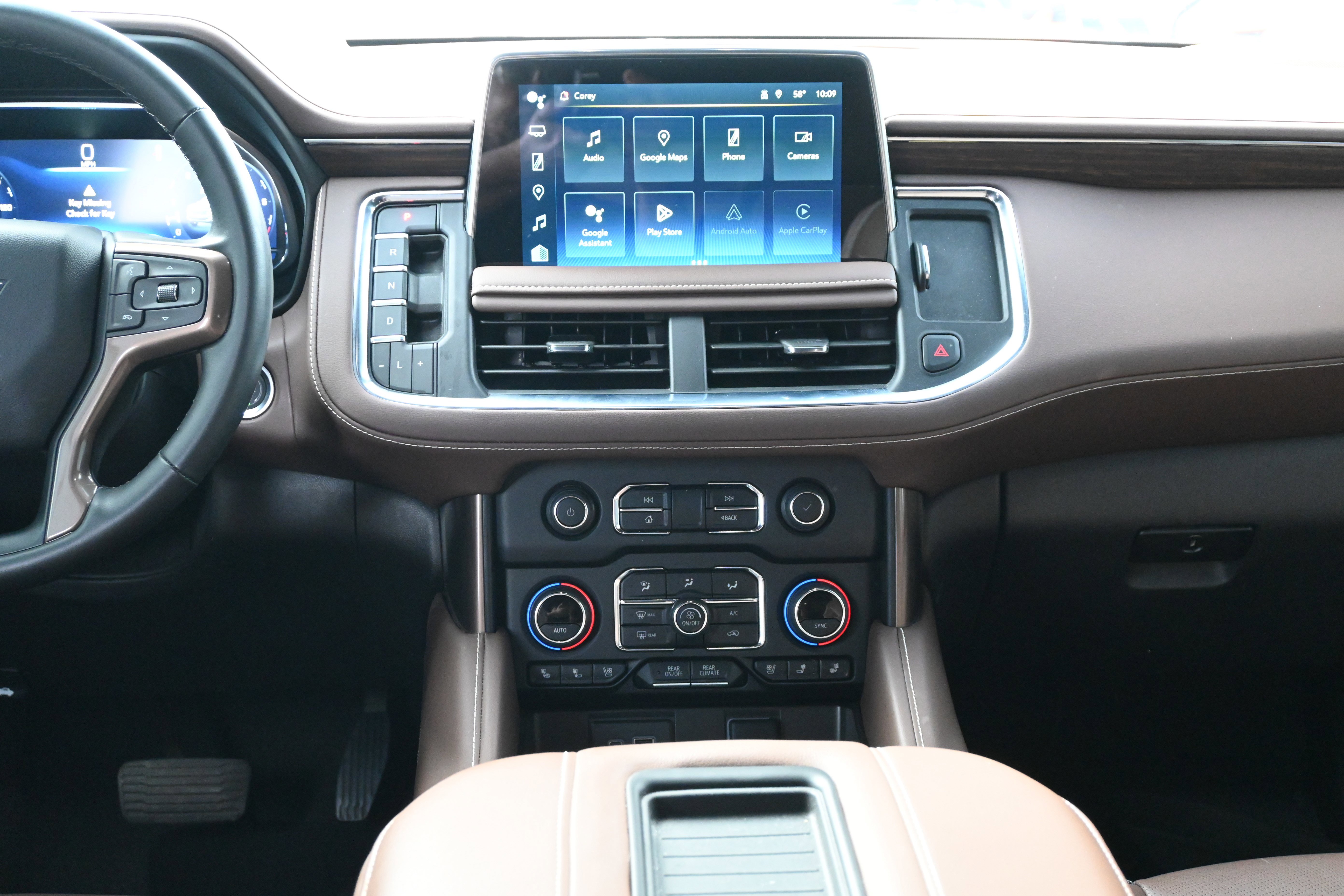 Used 2024 Chevrolet Suburban High Country image 32