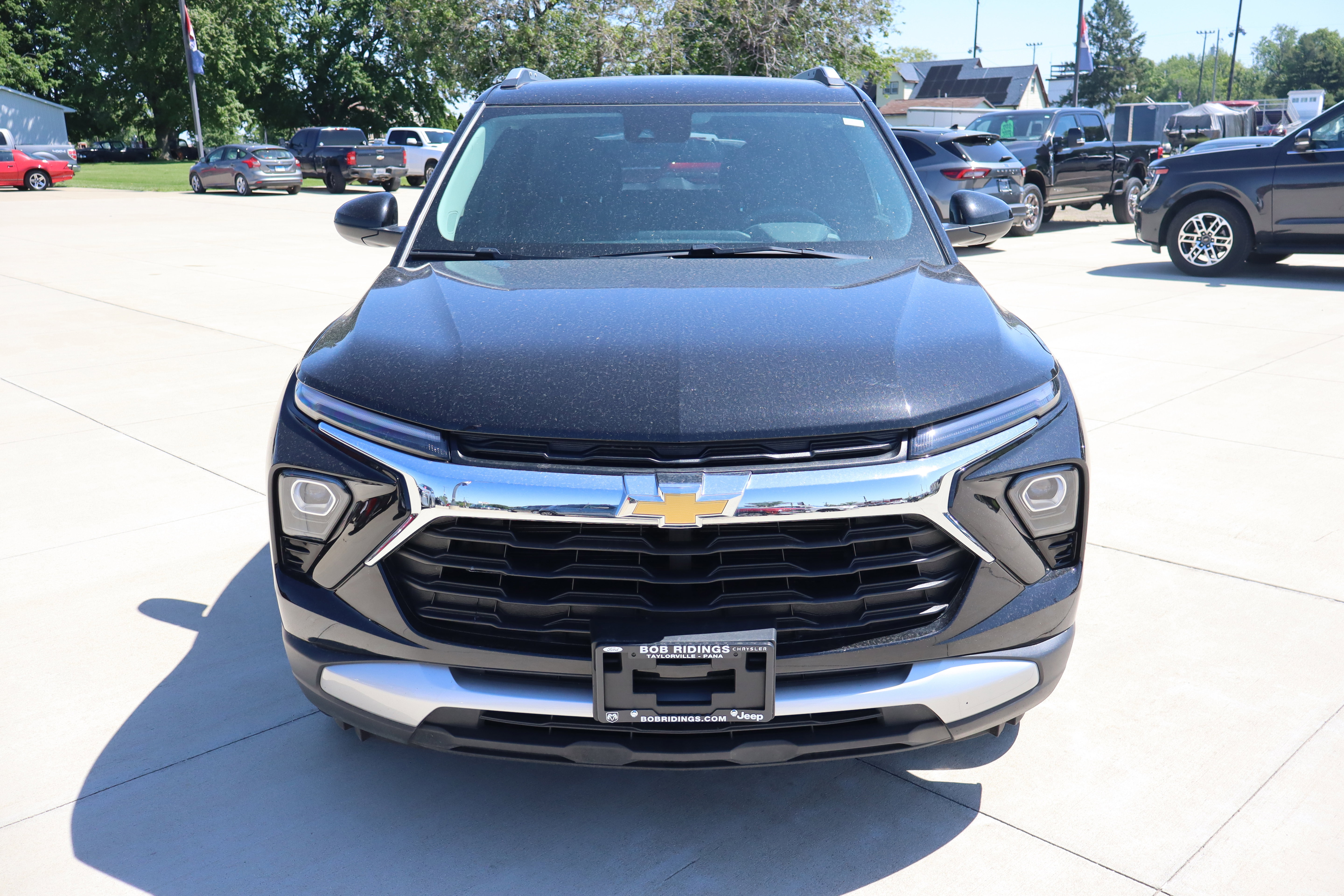 Used 2025 Chevrolet TrailBlazer LT AWD/4WD image 3