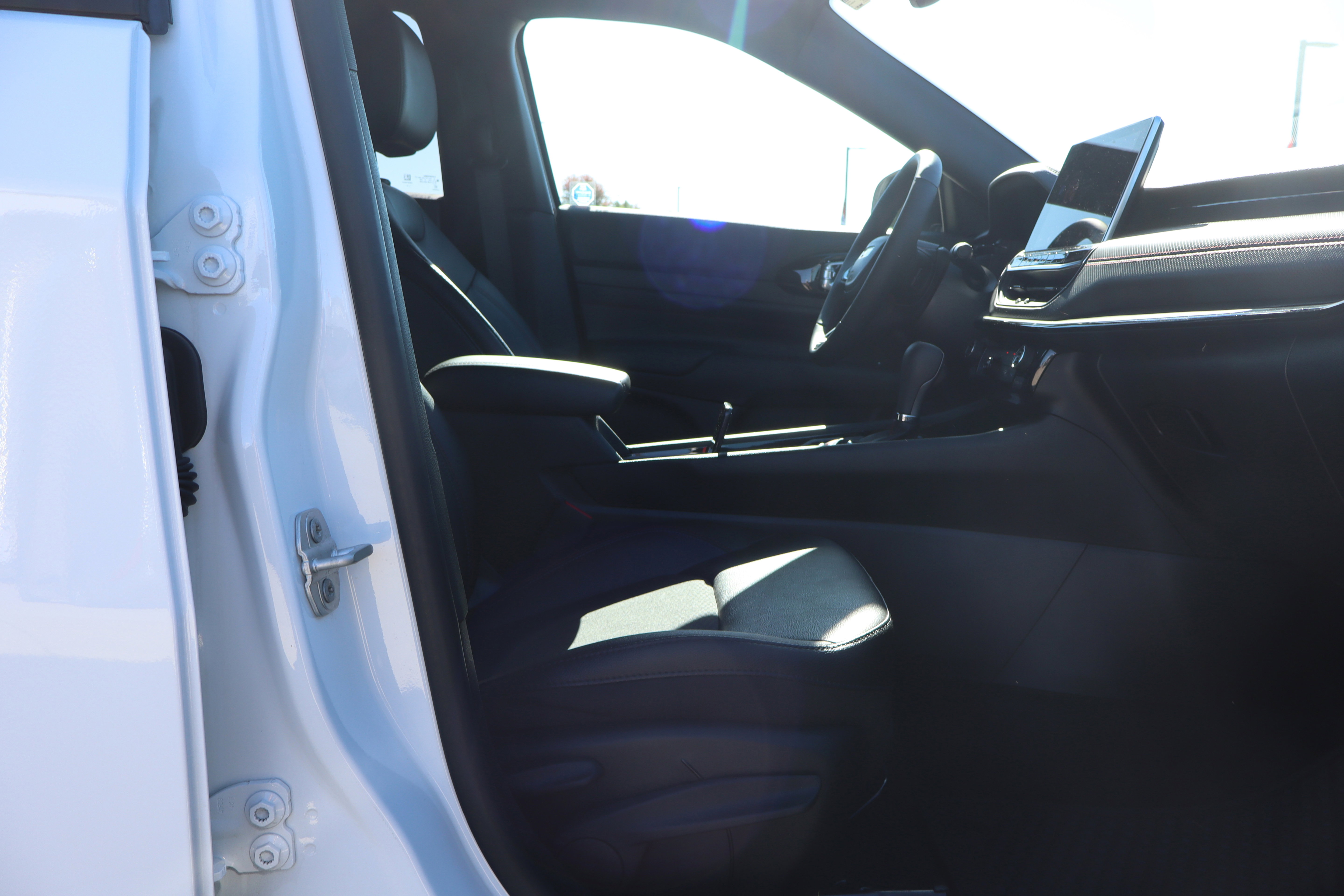 Used 2024 Jeep Compass Trailhawk w/ Trailhawk Convenience Group image 13