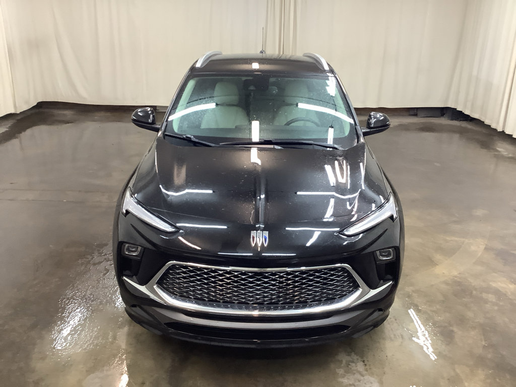 Used 2024 Buick Encore GX Avenir w/ Avenir Convenience Package FWD image 3
