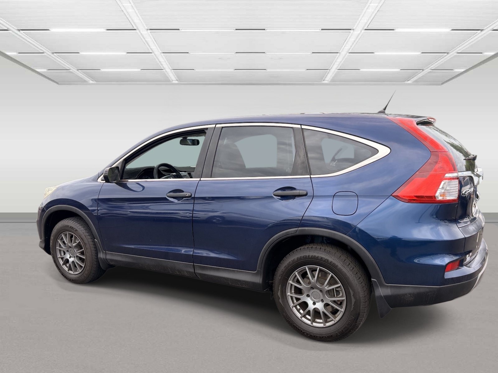 Used 2015 Honda CR-V LX image 3