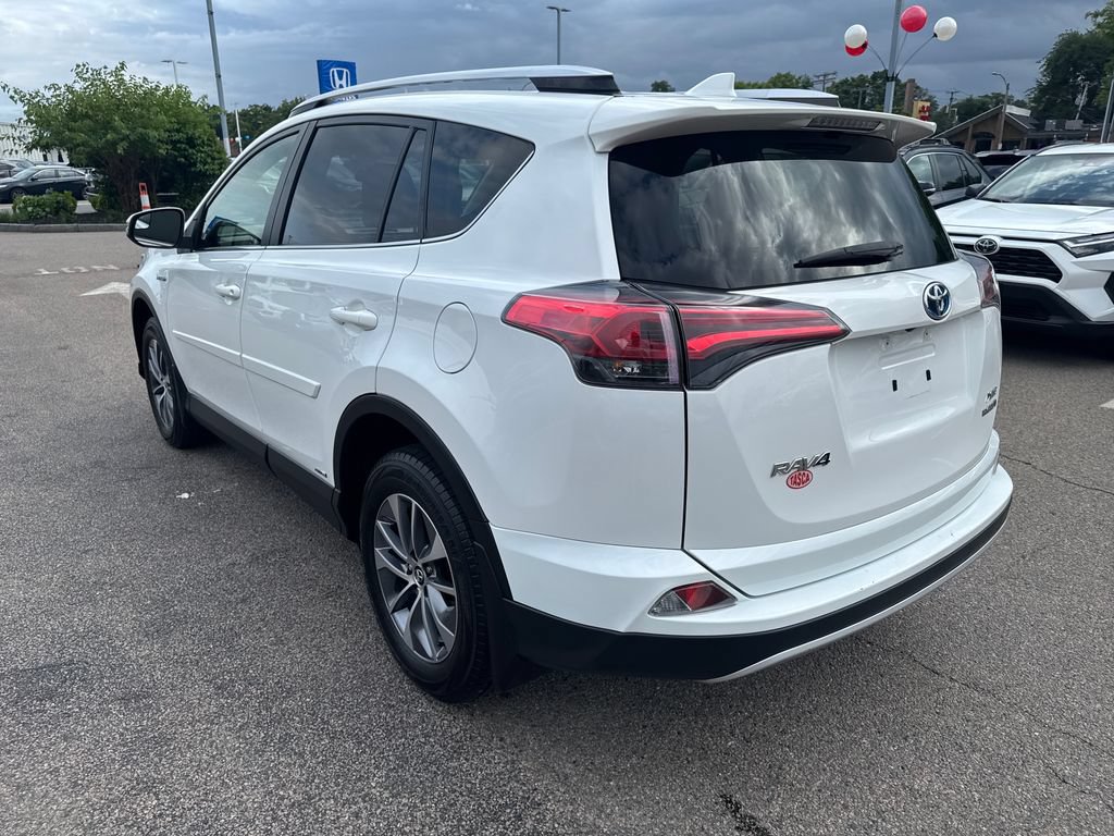 Used 2016 Toyota RAV4 XLE AWD/4WD image 5